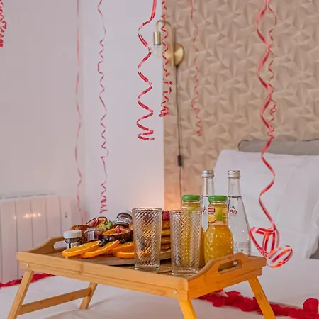 Apartment Luxury Cinephile - Netflix - 2 Balcons - Garage Prive - Minibar Grenoble