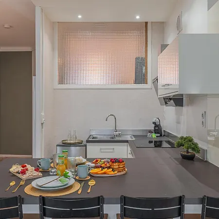 Luxury Cinephile - Netflix - 2 Balcons - Garage Prive - Minibar Apartment