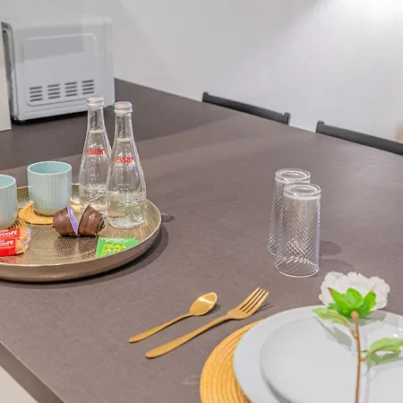 Apartment Luxury Cinephile - Netflix - 2 Balcons - Garage Prive - Minibar
