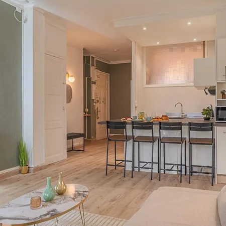 Luxury Cinephile - Netflix - 2 Balcons - Garage Prive - Minibar Lägenhet *