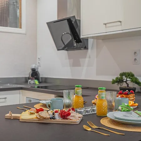 Luxury Cinephile - Netflix - 2 Balcons - Garage Prive - Minibar Lägenhet